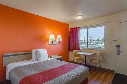 Motel 6 Cheyenne image 2